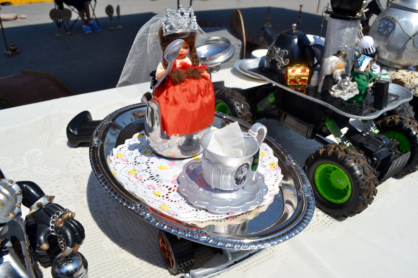 Over the Crescent Moon: Featured Teapot Racer: 