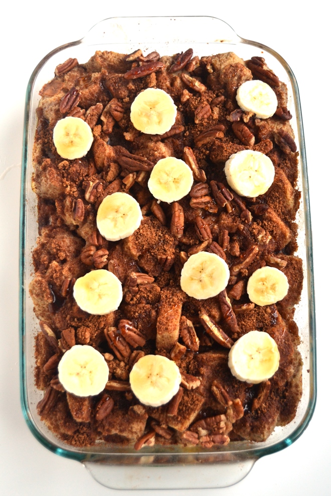 Brown Sugar Pecan French Toast Casserole- an easy make-ahead breakfast with brown sugar, pecans and bananas that the whole family will love! www.nutritionistreviews.com