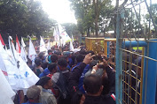Ratusan Buruh DPC F SBSI Kampar Geruduk Kantor PT Padasa Enam Utama