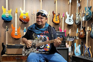 Perjalanan Karir Arya Baron GItarris Eks Gigi