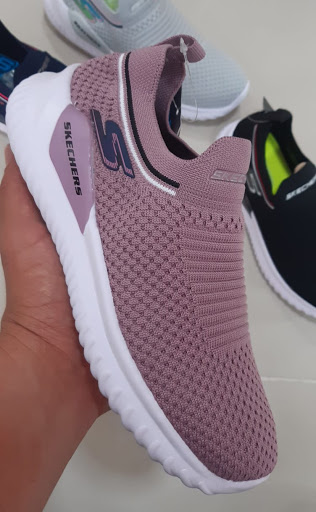 Tenis Skechers para Colombia con la garantía de Kdussan SAS