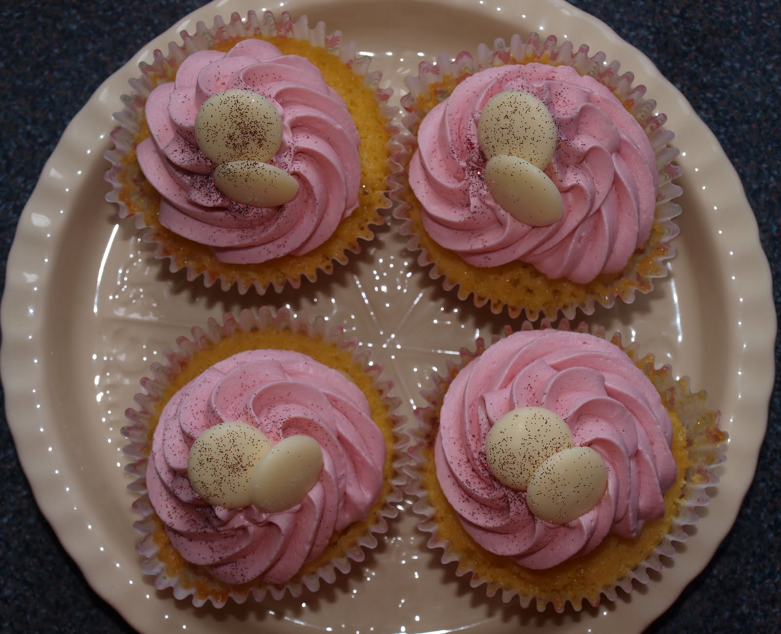 A Little Bit of Heaven... Raspberry & White Chocolate Cupcakes
