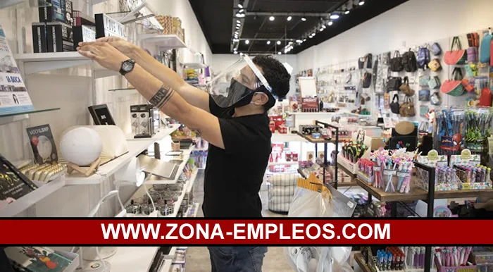 Imagen de un empleado de bazar