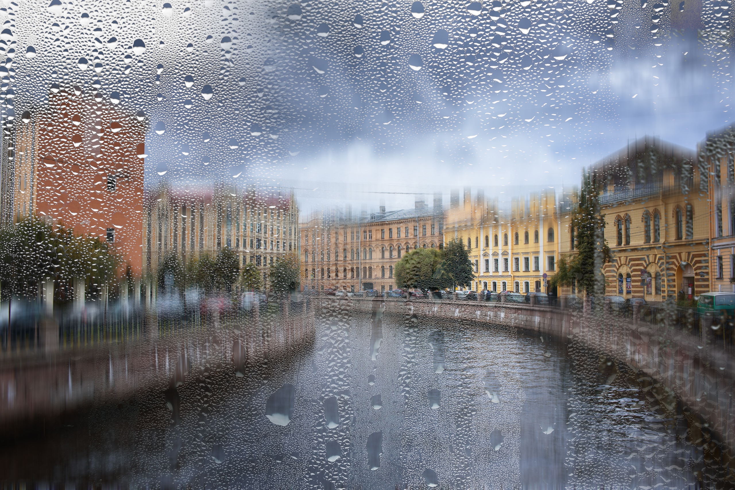 Город долгих дождей. Промозглый Питер. Санкт Петербург Пушкино осень дождь. Дождливый Петербург 2022.
