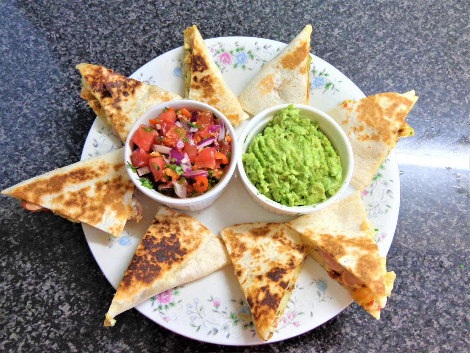 LA COCINA DEL POLLO QUESADILLAS CON LONGANICILLAS DE CAMPO