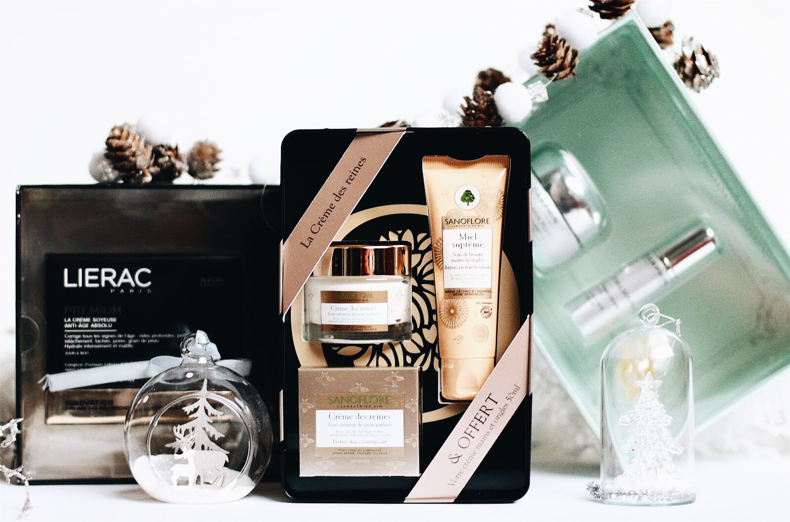coffrets cadeaux pharmacie à mettre sous le sapin lierac darphin melvita vichy sanoflore