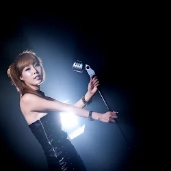 Im Min Young  Leather Mini Dress Foto 9