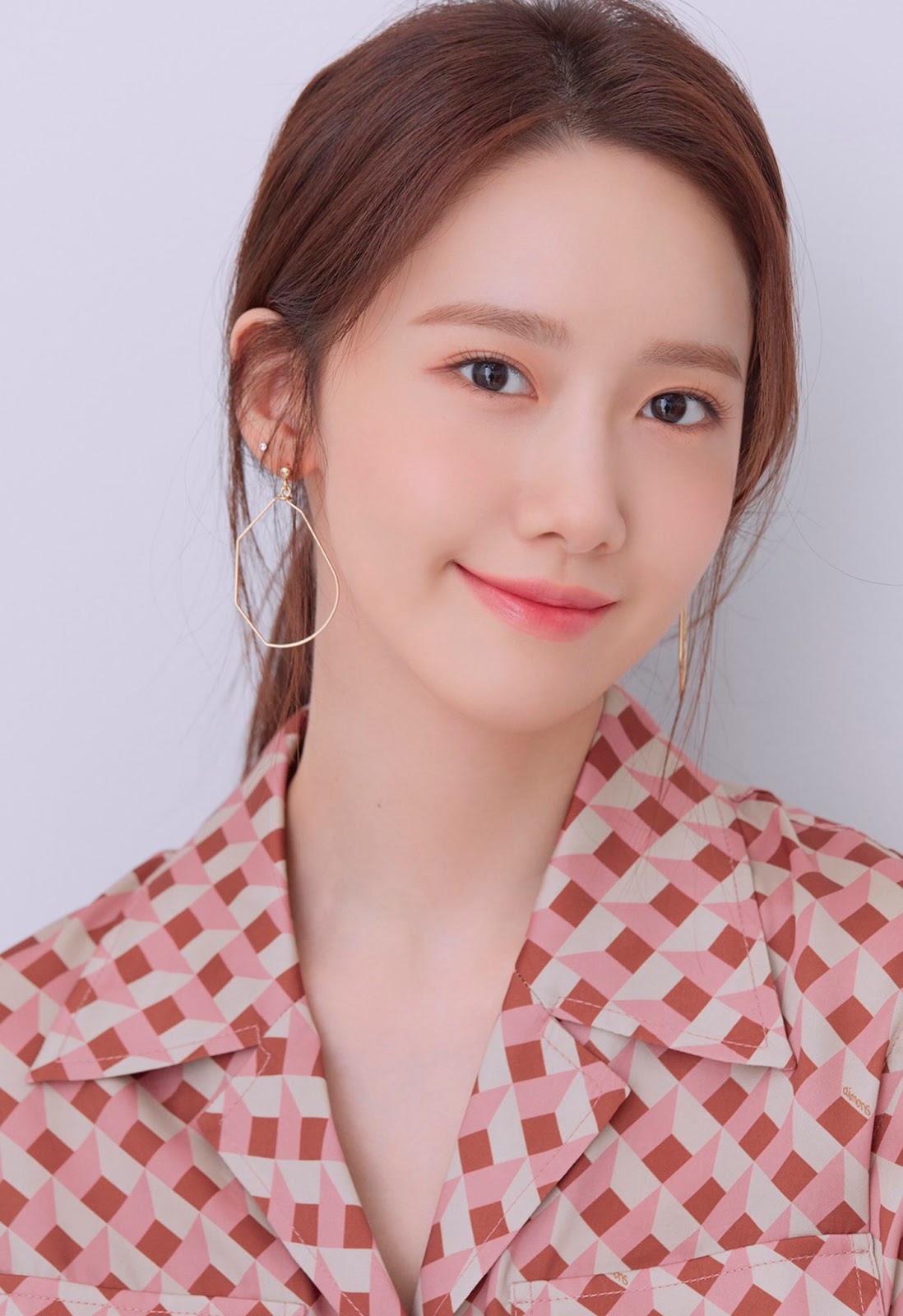 Snsd Yoona Is The Honorary Judge For The 19th Mise En Scène Short Film