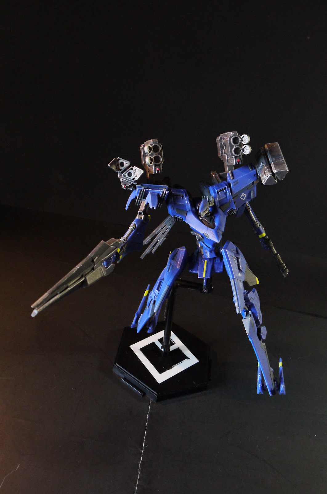 Mechs Without Skirts: Armored Core 1/72 Project Magnus by Kotobukiya