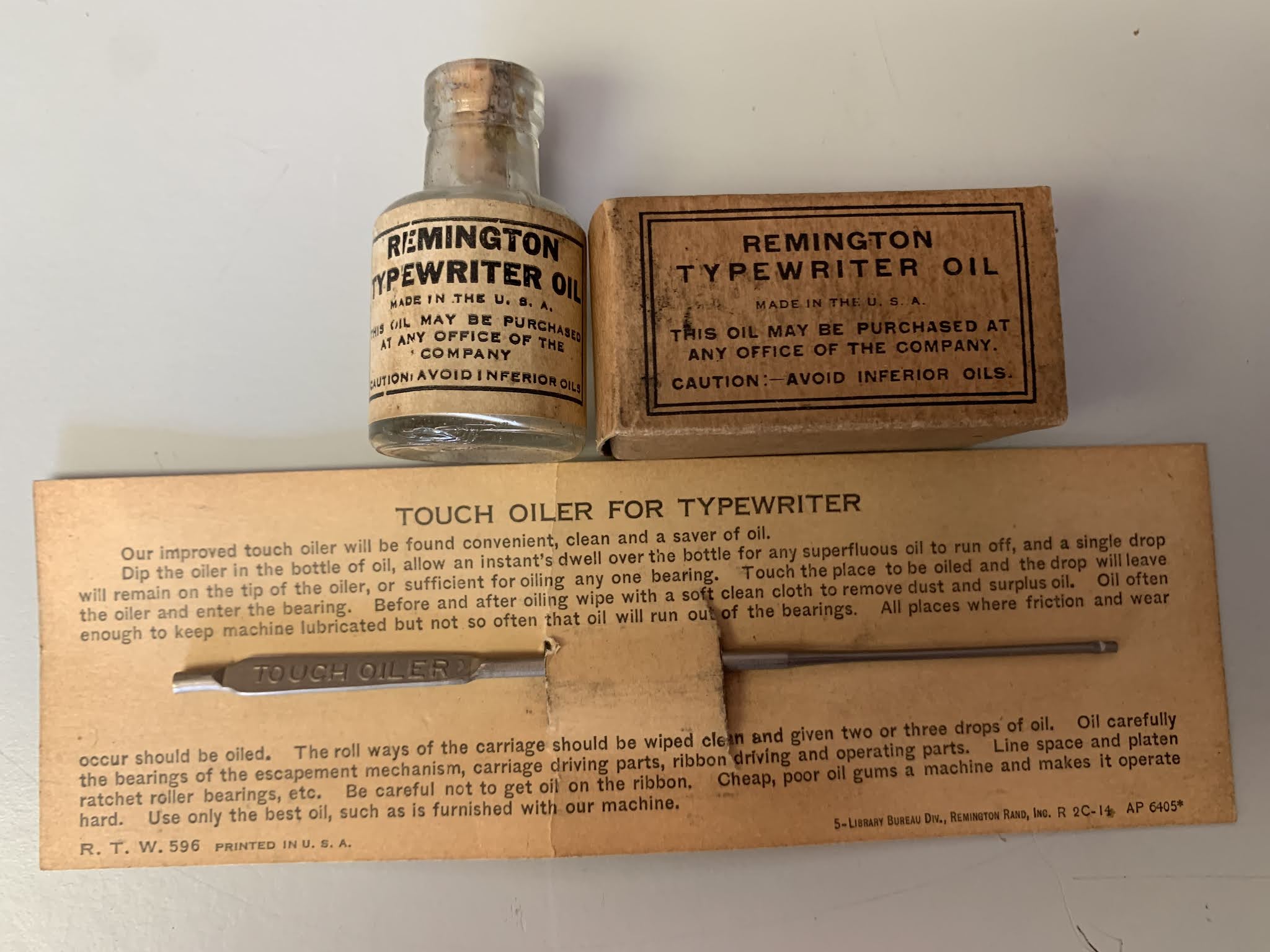 oz.Typewriter Remington Typewriter Touch Oiler and Tool Box
