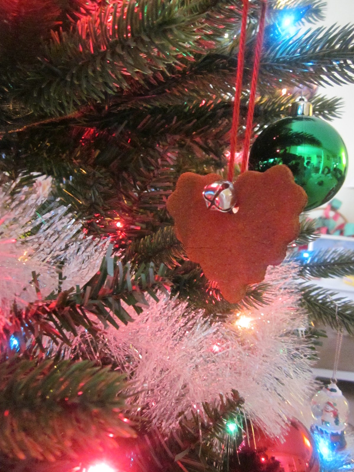 Coffee, Caramel & Cream: Applesauce Spice Christmas Ornaments