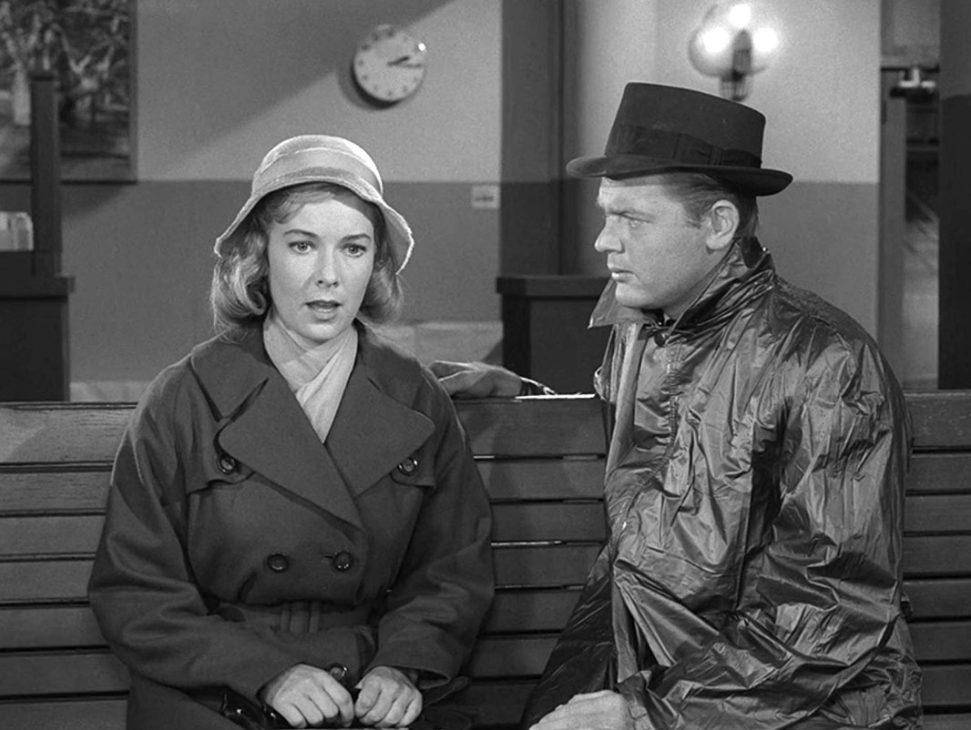 The Twilight Zone Vortex "Mirror Image"