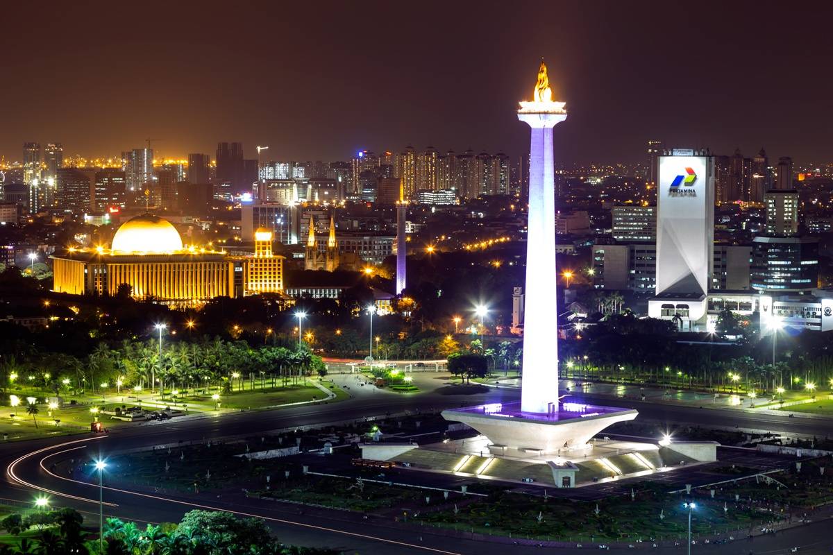 Wisata Jakarta Naik Ke Atas Monas Malam Hari Cerita