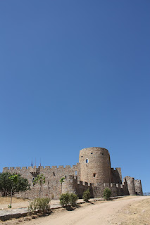 Castillo de Ladrada en moto