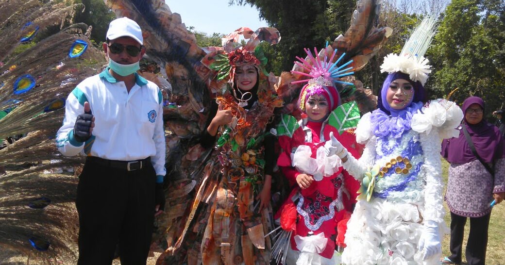 20 Gambar Baju Karnaval Tema Daur Ulang, Yang Modis!