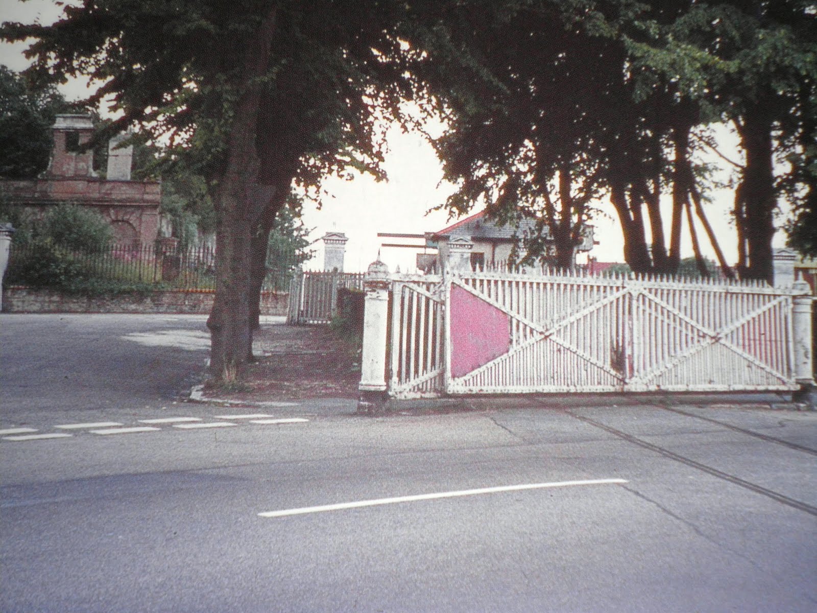 Crossing gates Spring Garden Lane