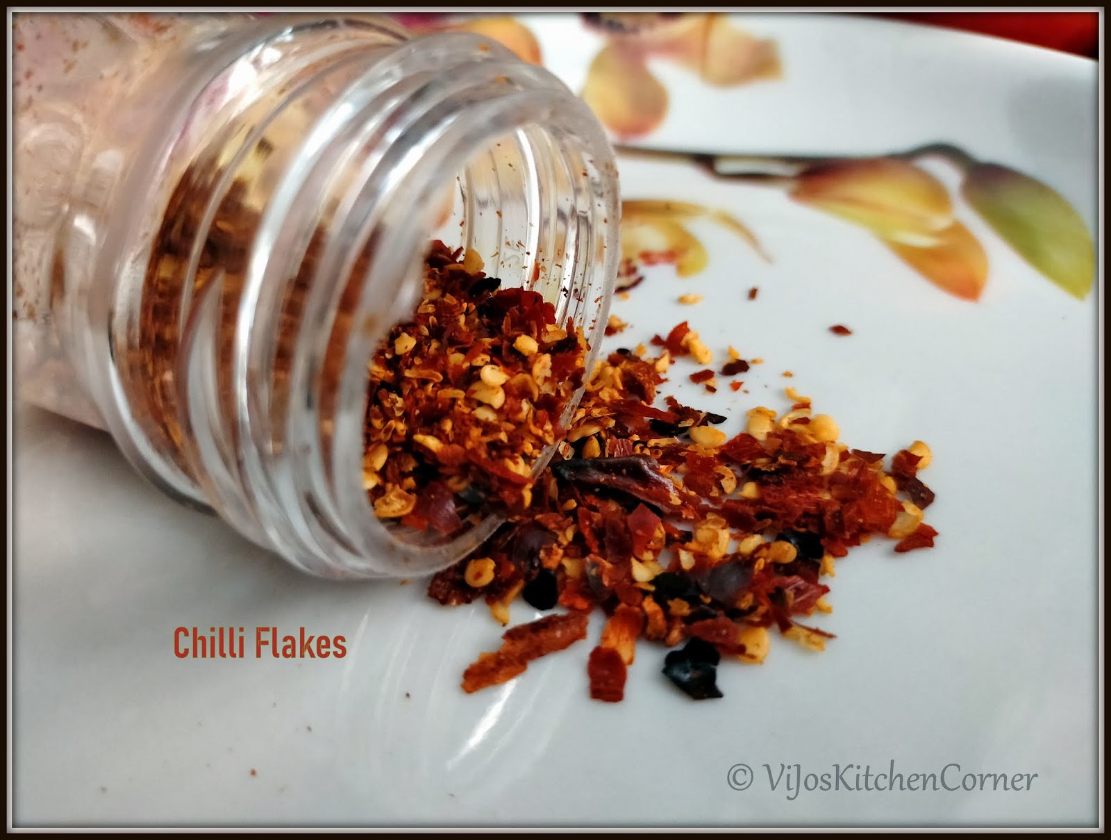 ViJo's Kitchen Corner How to make chilli flakes at home for Pizza