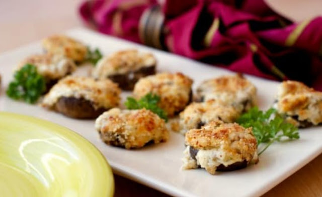 Three Cheese Stuffed Mushrooms (Low Carb, Keto, Primal, GAPS) #keto #snacks