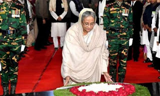আওয়ামী লীগের প্রতিষ্ঠাবার্ষিকীতে বঙ্গবন্ধুর প্রতিকৃতিতে প্রধানমন্ত্রীর শ্রদ্ধা