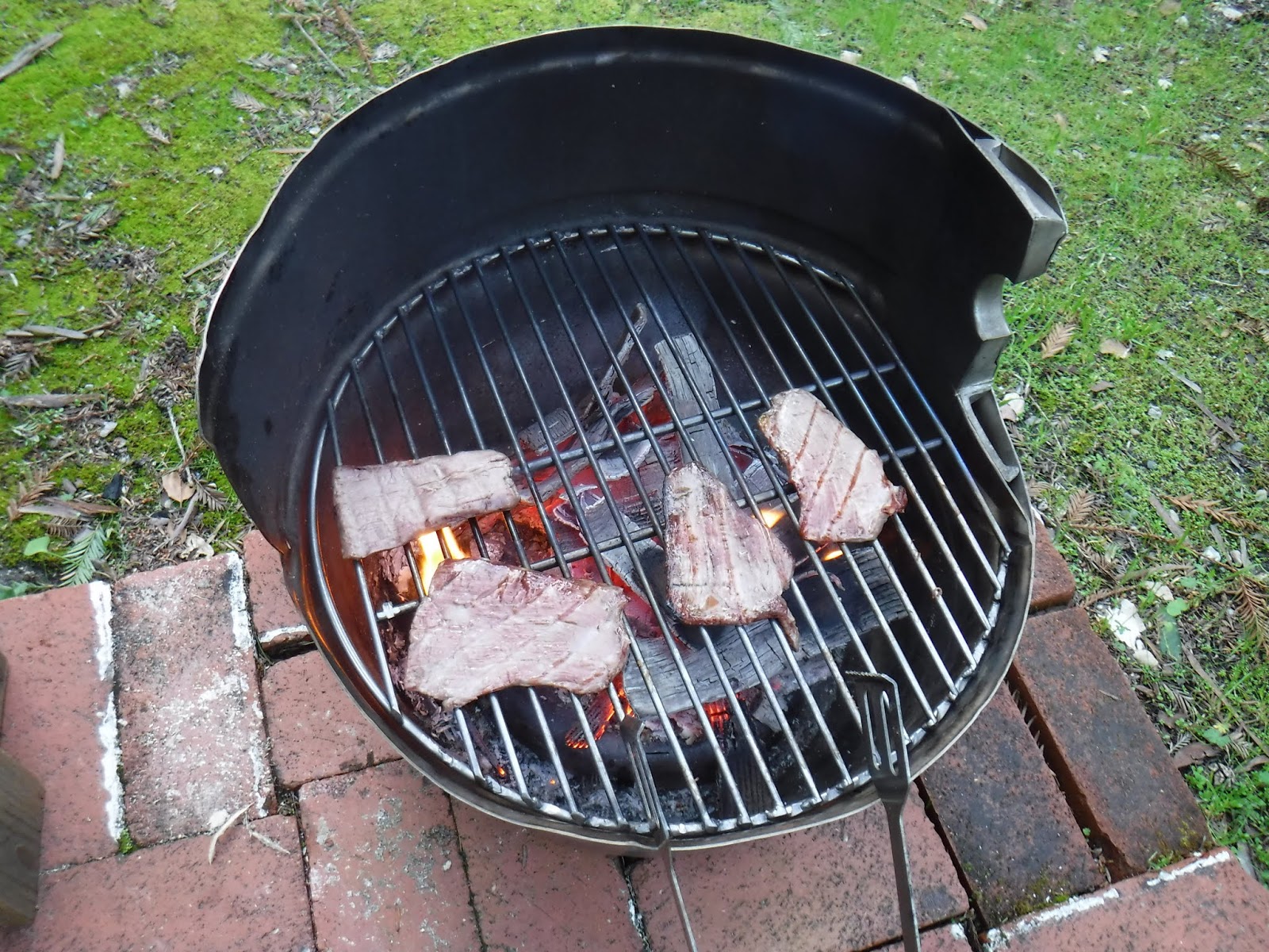 Genocache Beer keg fire pit