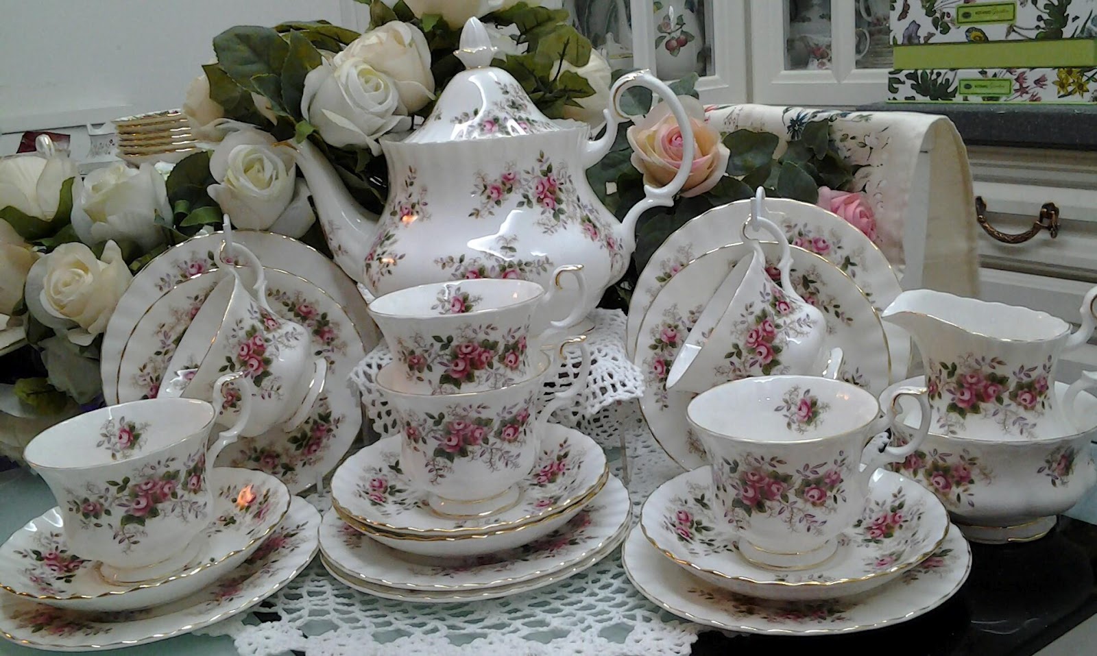 Lovely Treasures from English Garden Royal Albert Lavender Rose Tea Set Lovely Treasures from English Garden Royal Albert Lavender Rose Tea Set
