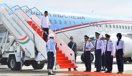 Pesawat Presiden Jokowi Mendarat Perdana di Bandara Internasional Terbesar Kedua di Indonesia 