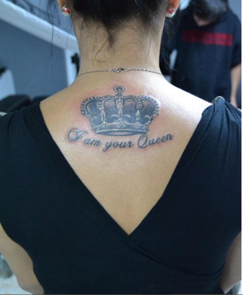 50+ Best Queen Tattoos for Women (2019) Crown, Spades, Heart | Tattoo Ideas