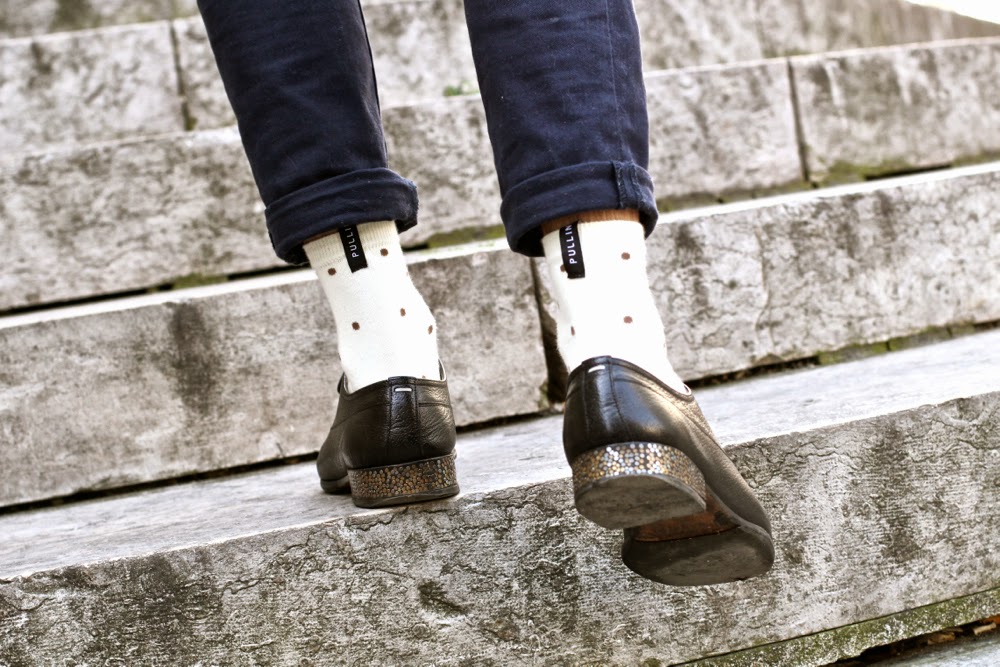 HOALEN-pull-Acne-Studios-Manteau-laine-Chino-marine_Richelieu-clou_Martin-Margiela-édition-limite_Pullin-chaussettes-pois-étole-aztèque_BLOG-MODE-HOMME-Mensfashion-Style-Preppy-Paris-Dandy2