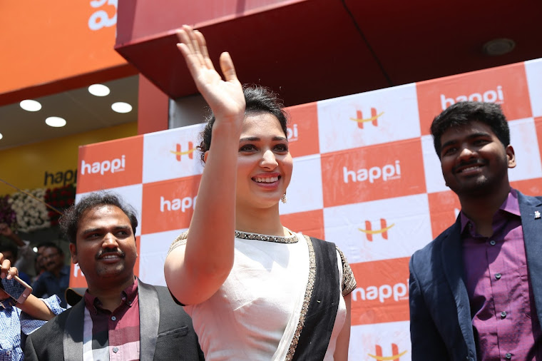 Tamannaah Bhatia launch Happi Mobiles store