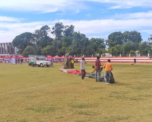 Dehradun, doon, ghantaghar, clock tower, paltan bazaar, tibetan market, india, hill station, astley hall, race course, police line, stadium, ground, bun tikki, hot air balloon, parachute,festival, Shiv Sangal , parts of a hot air balloon