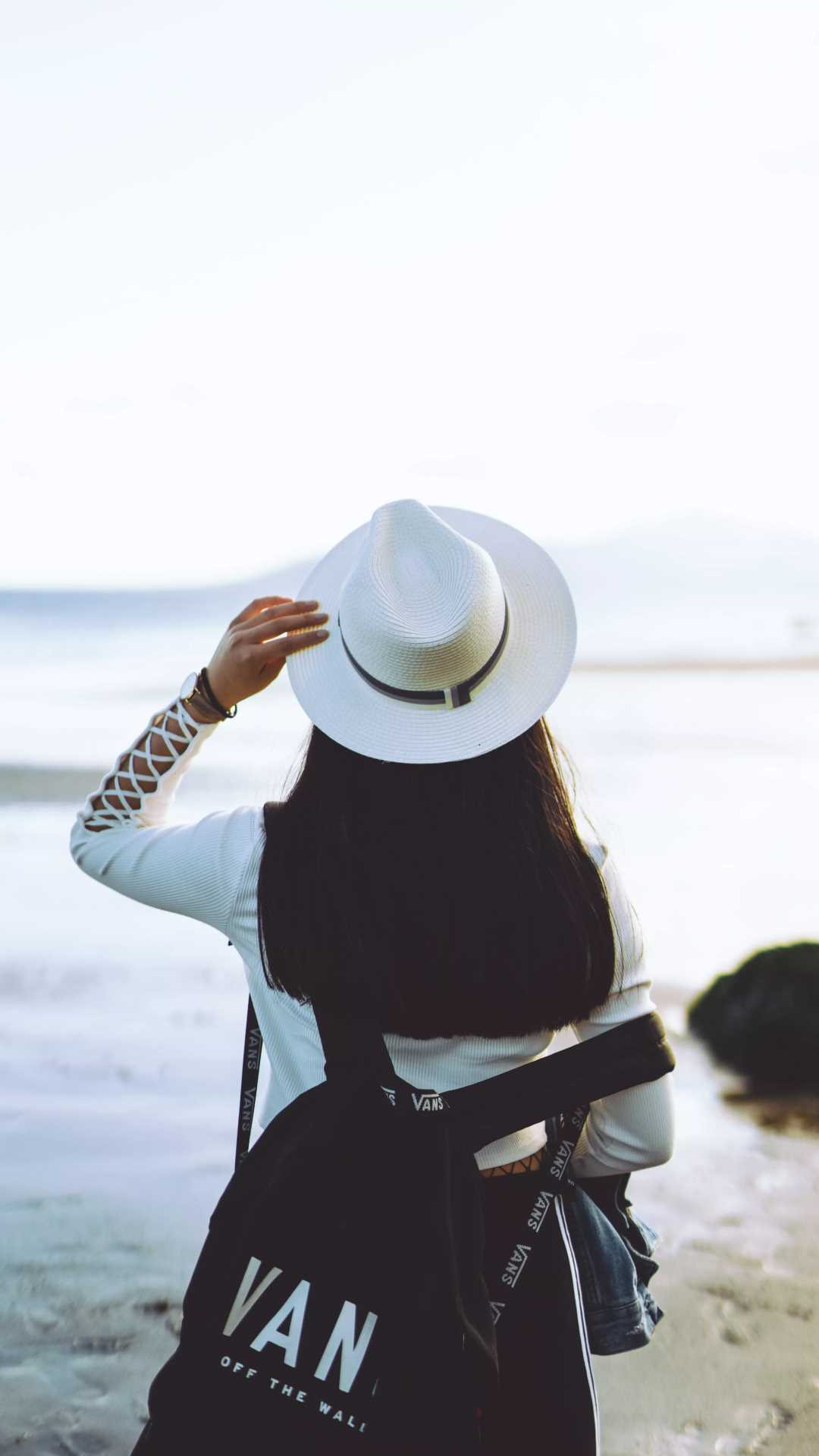 Girl Wallpapers for Phones