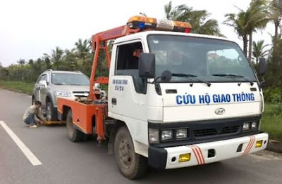 Gọi và chờ xe cứu hộ đến