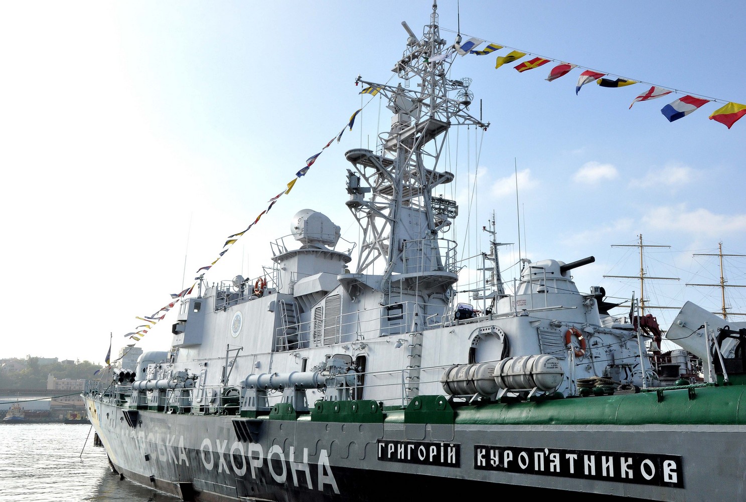 Екіпаж флагману Морської охорони вшанував пам’ять Григорія Куроп’ятникова
