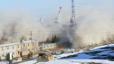 Pemerintah China Menghancurkan Megagereja Dengan Dinamit