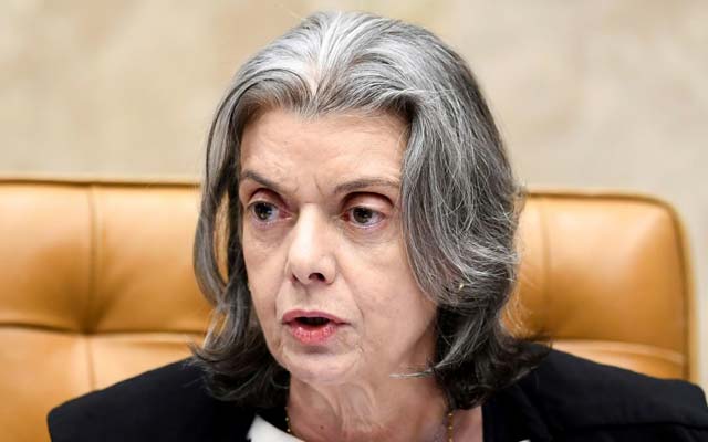 Cármen Lúcia arquiva pedido do PT para investigar Moro