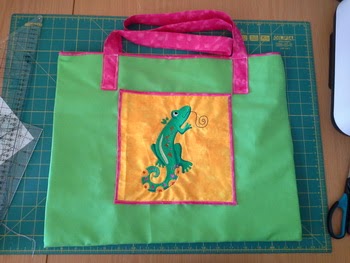 Threads n Scissors Machine Embroidery Designs: Gecko Bag