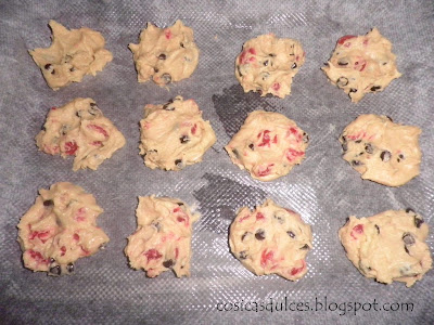  Galletas con pepitas de chocolate y cerezas 