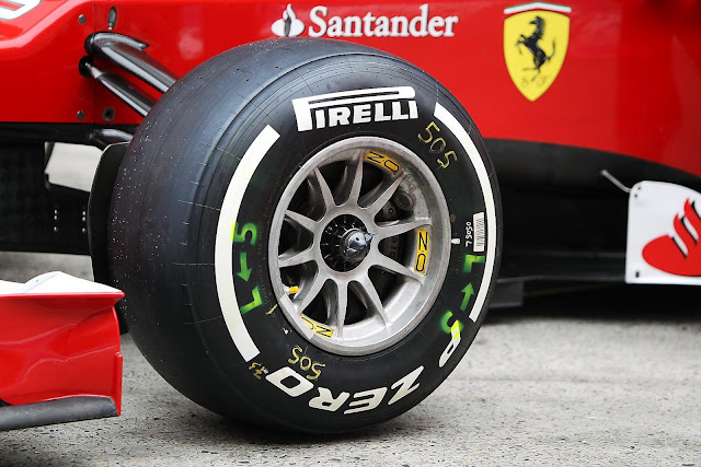 China+-+Ferrari+Nut+in+Wheel.jpg