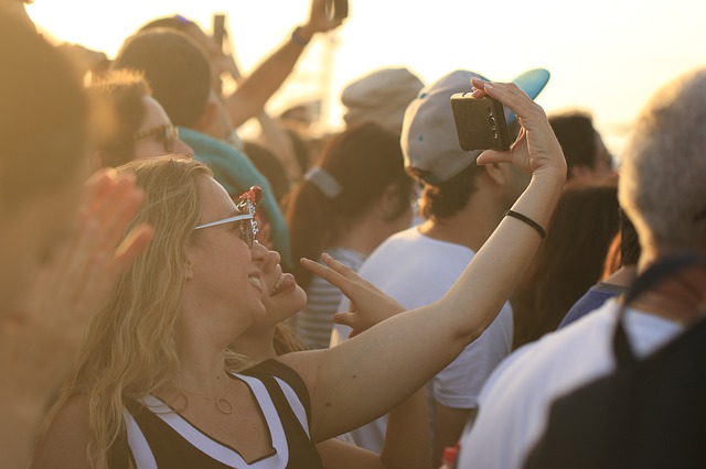 Health Care-Taking The Too Many Selfies May be Bad for Your Teen’s Health