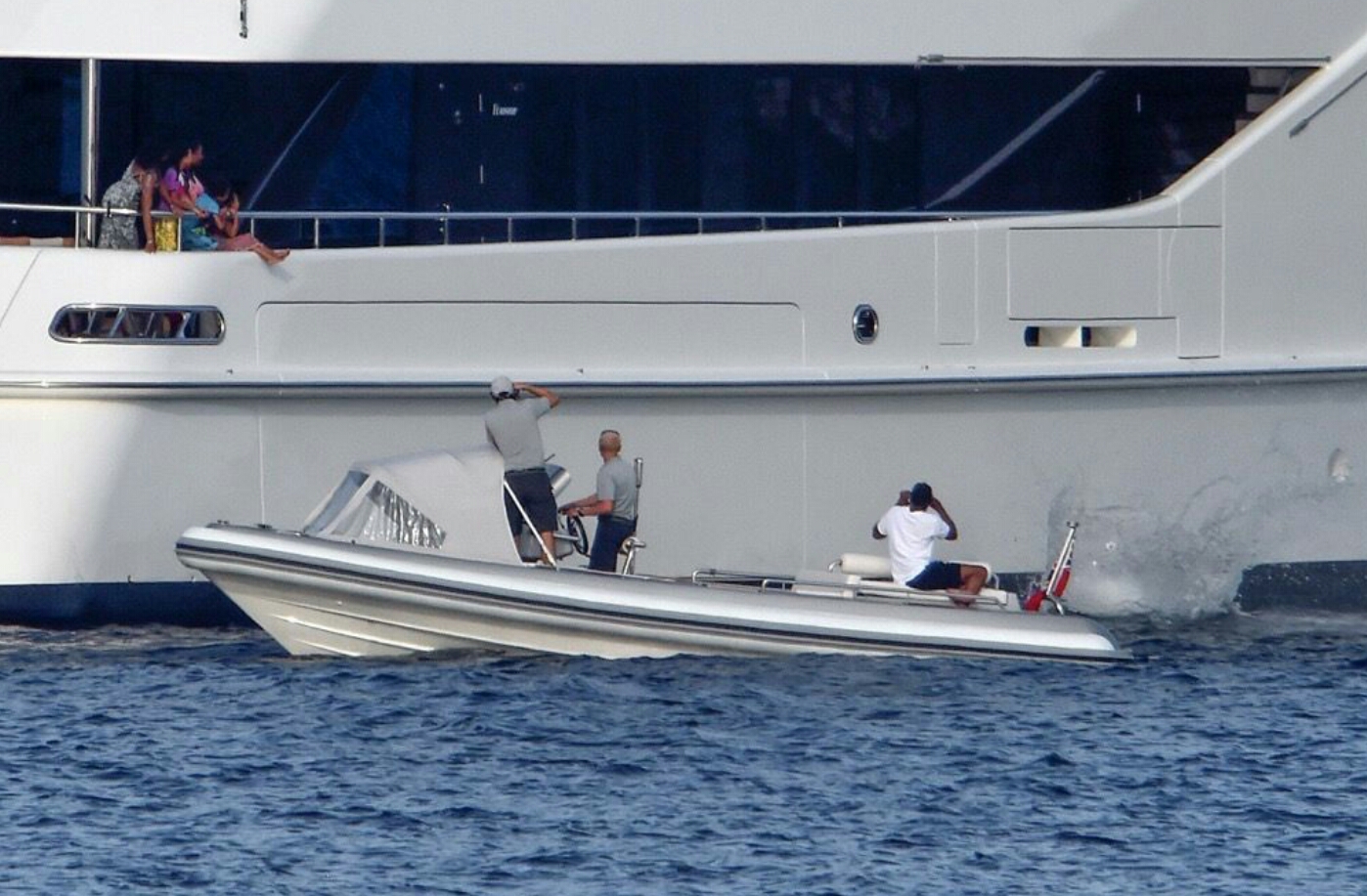 beyonce jumping from yacht