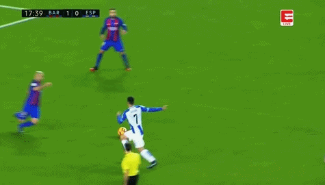 이니에스타의 롱패스.gif | 인스티즈