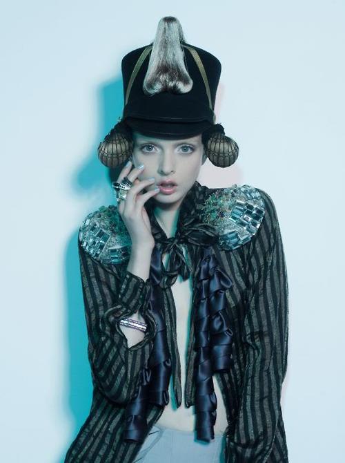 Hats Have It: Amazing Hats and Headwear fashion photos for inspiration ...