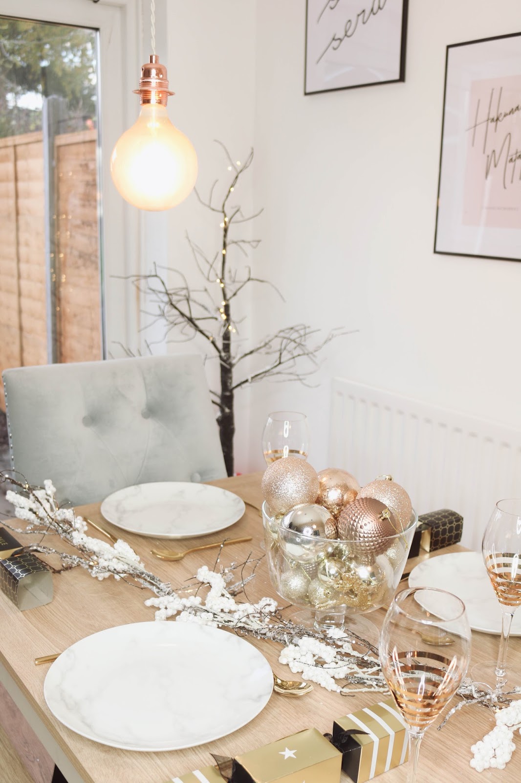 How To Decorate Your Table For Christmas