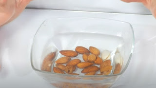 Tazon de Vidrio con Almendras Tazon de Vidrio con Almendras