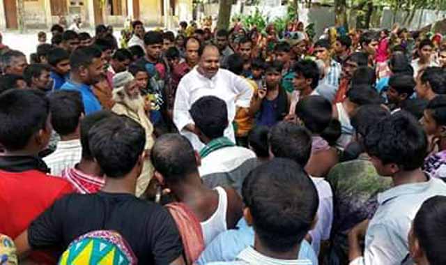 Ganajoyar boat: Zakir Hossain's campaign in Roumari নৌকার গণজোয়ার: রৌমারীতে জাকির হোসেনের প্রচারণা