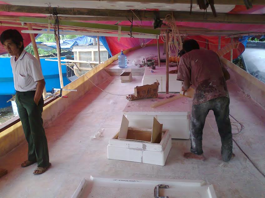 Pembuatan Kapal dan Perahu Boat Dari Fiberglass - Cahaya ...