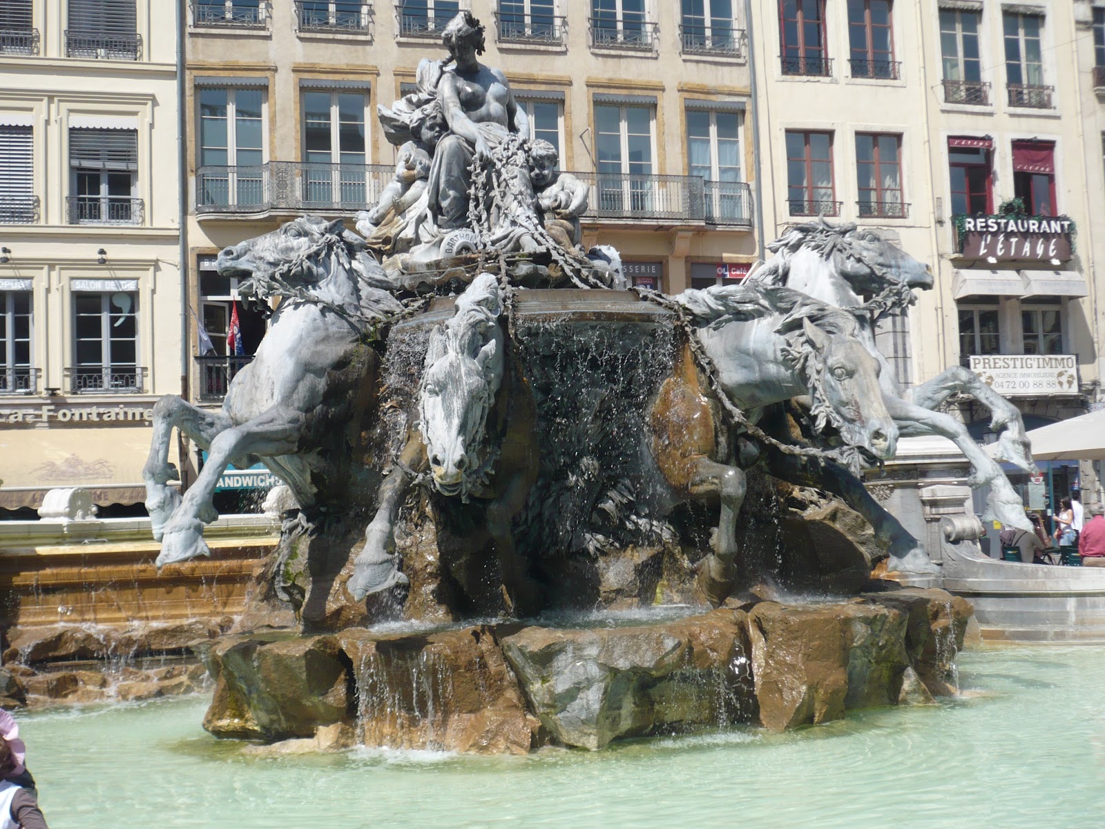 Lyon by Flo La fontaine Bartholdi place des Terreaux