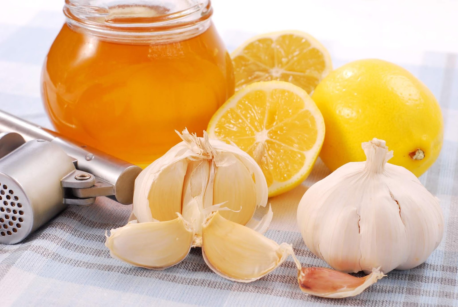 Lemon and garlic are commonly used as a seasoning for salads or meat.