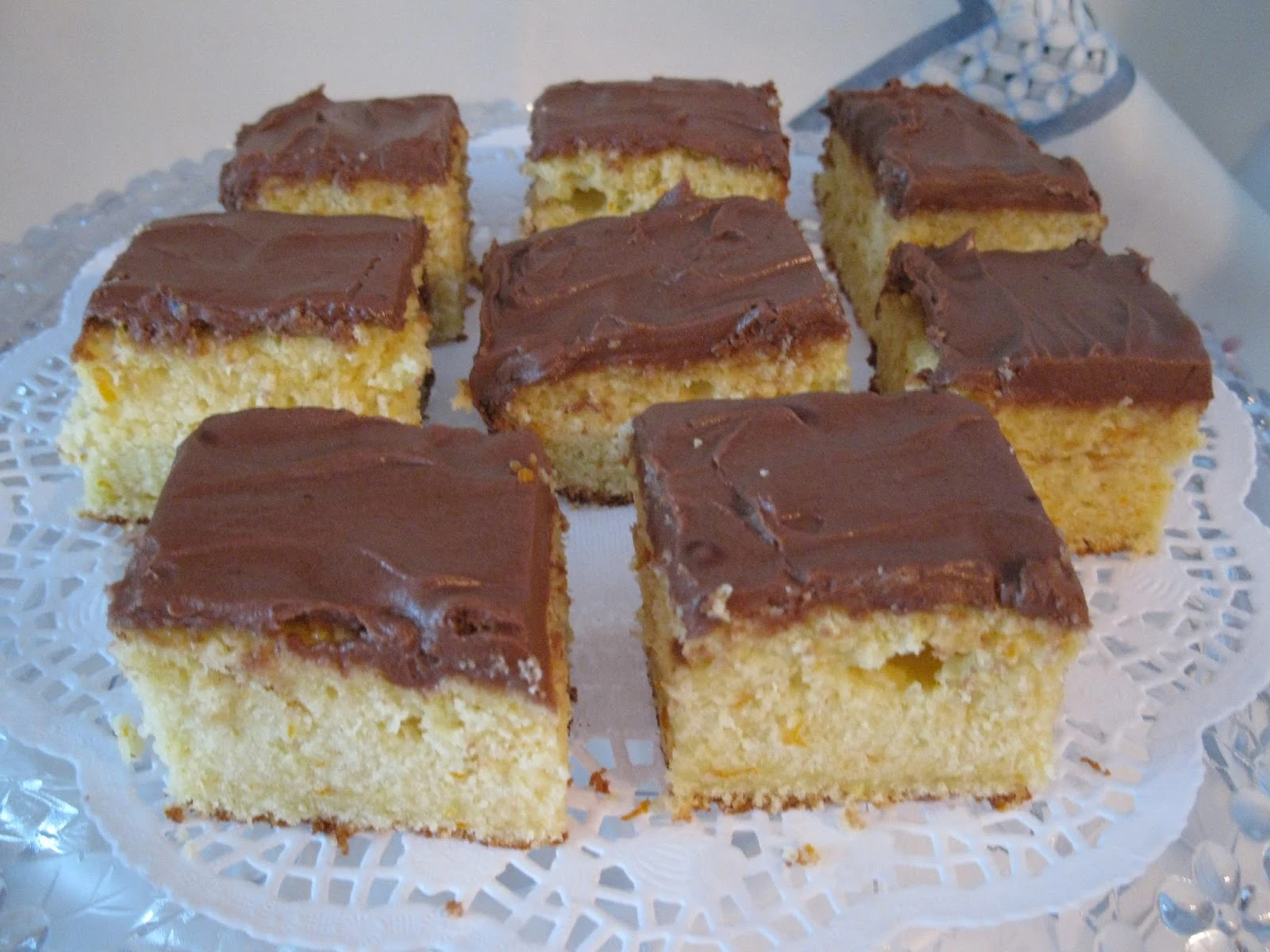 Ma cuisine...sans prétention: Gâteau Portugais à l'orange glacé au chocolat