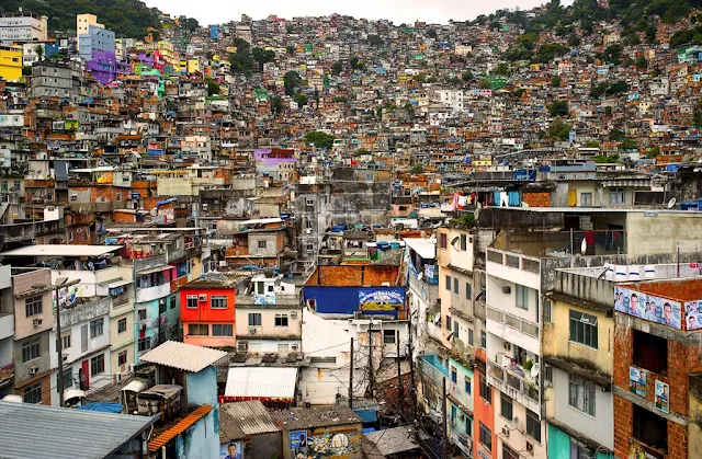 Favela ou Comunidade